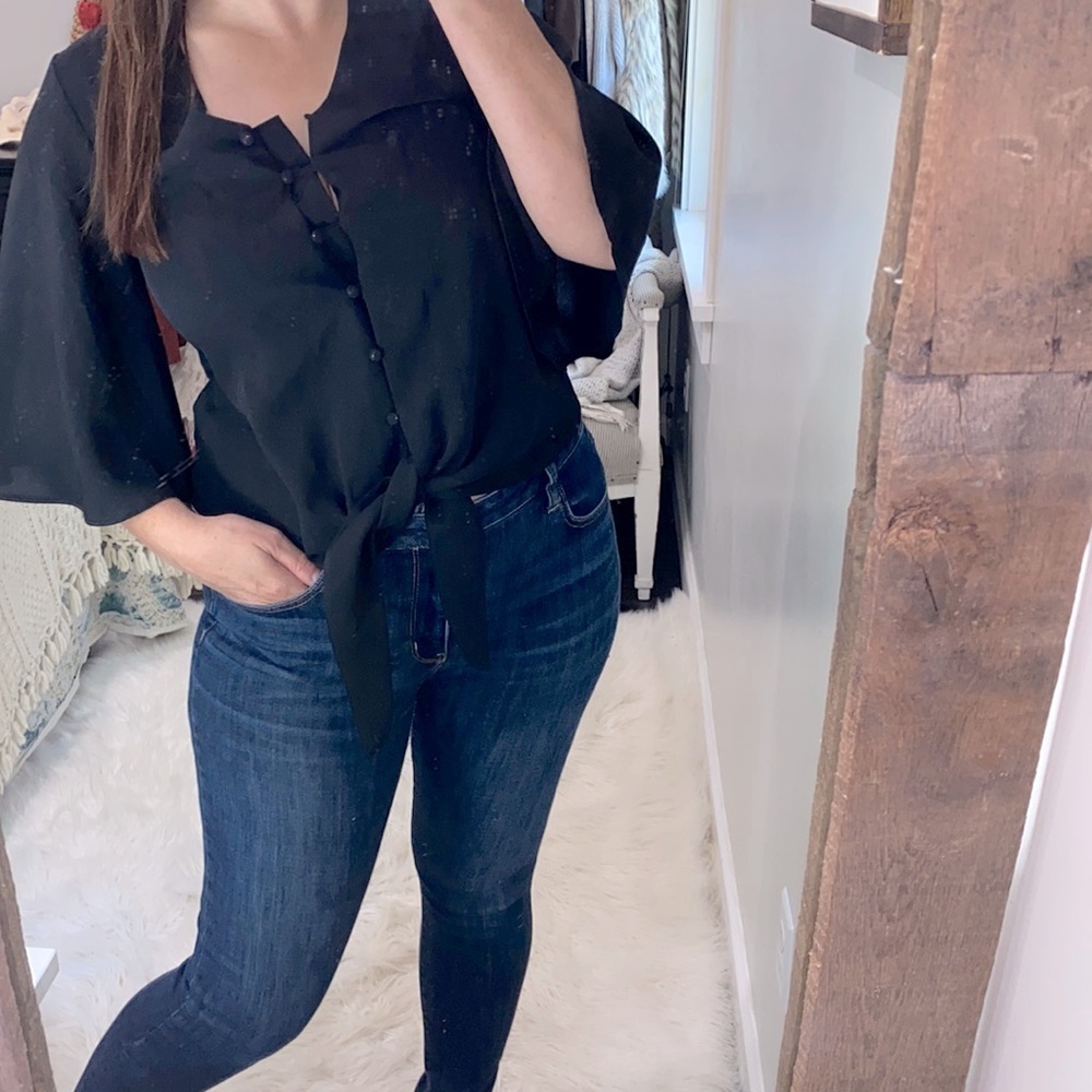Black tie front boho top size small